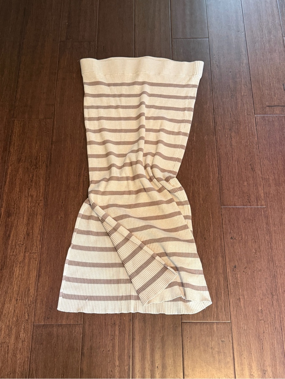 Olive & Oak Striped Ribbed Maxi Skirt in Cream and Tan